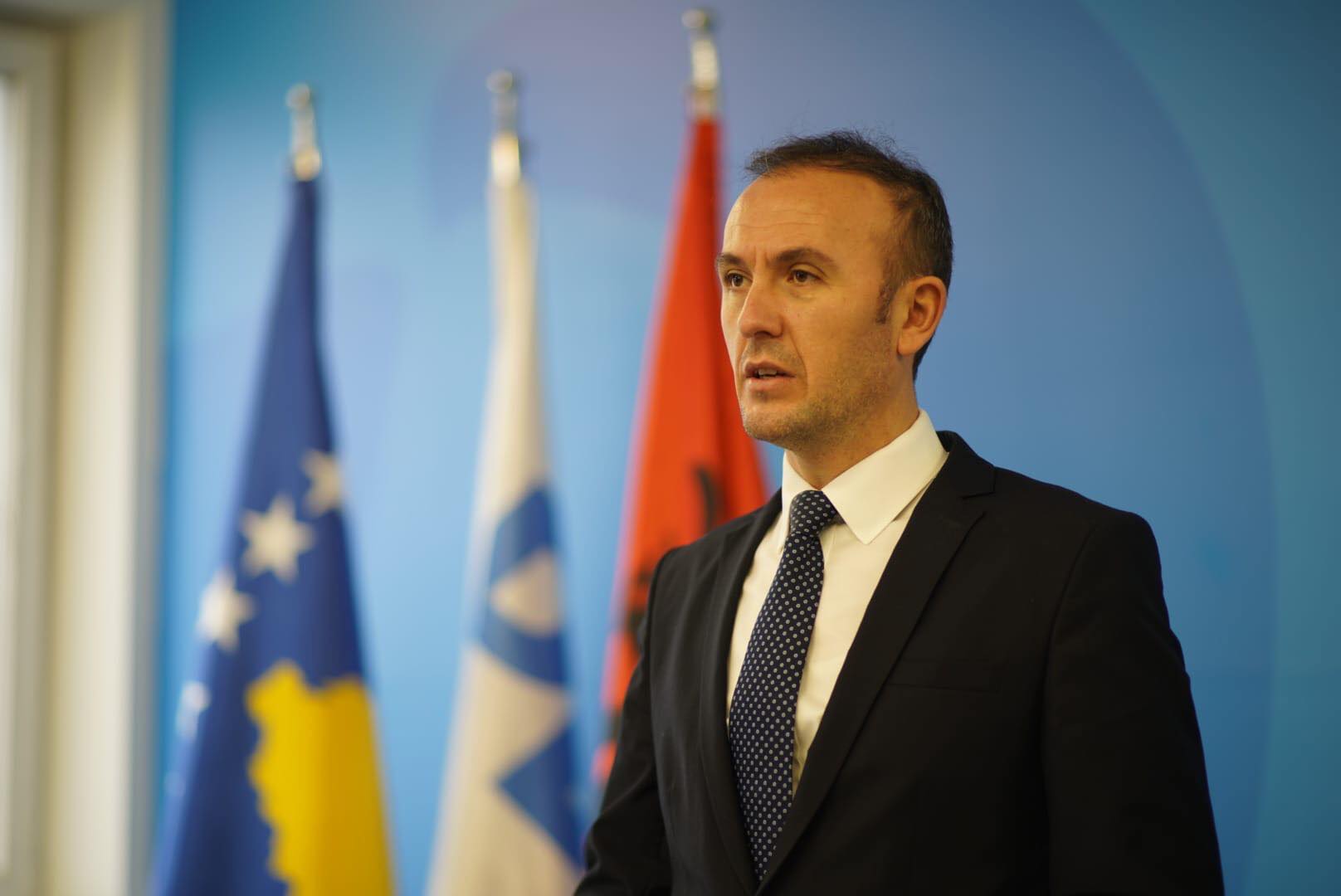 Mustafa i PDK së  30 mijë kosovarë të punësuar emigruan vetëm vitin 2022