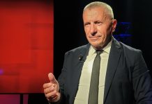 Shaip Kamberi për gazetën gjermane: Demokratizimi i Serbisë nuk mund të bazohet në riprodhimin e modeleve të vjetra nacionaliste