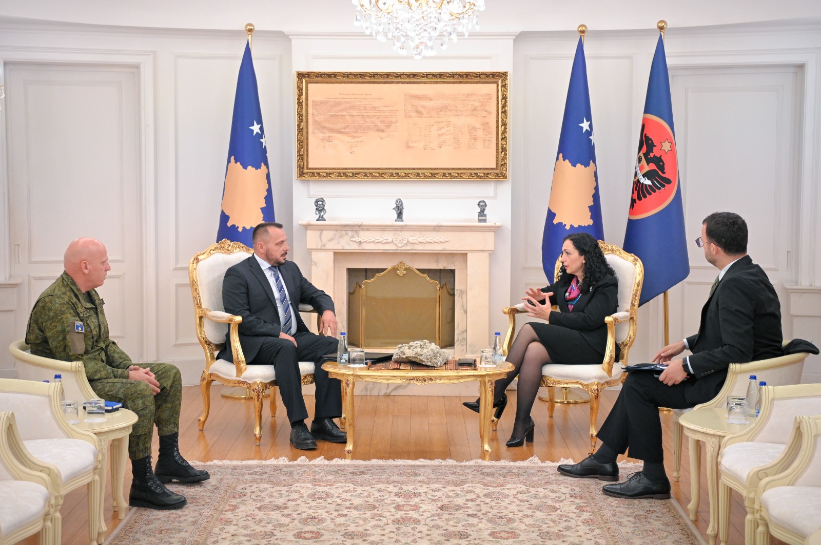 Osmani takon ministrin Macedonci dhe komandantin e FSK së  diskutojnë për veprimet armiqësore të Serbisë ndaj Kosovës