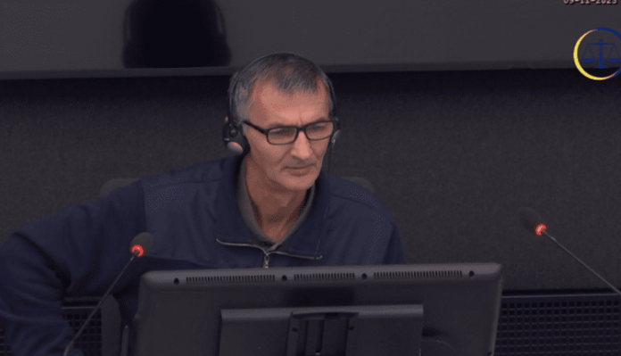 Mbrojtja E Thaçit E Pyet Dëshmitarin Për Vrasjen E 1 Mijë Civilëve Në Mbrojtja E Thaçit E Pyet Dëshmitarin Për Vrasjen E 1 Mijë Civilëve Në