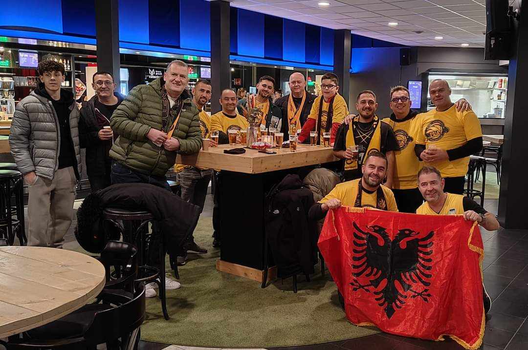 Tifozët e Pejës udhëtojnë nga Belgjika në Holandë për ndeshjen Heroes