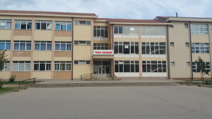 Shtyhet fillimi i gjysmëvjetorit të dytë në shkollën  Mihal Grameno  në Fushë Kosovë deri më 19 janar