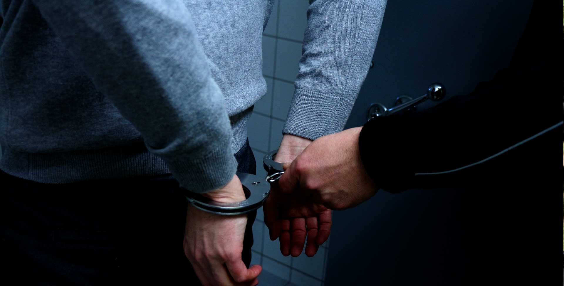 Arrestohet babai që dyshohet se tentoi ta vriste të birin në Mitrovicë