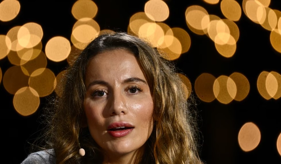 Mira Murati shpallet “Qytetare Nderi” në Vlorë