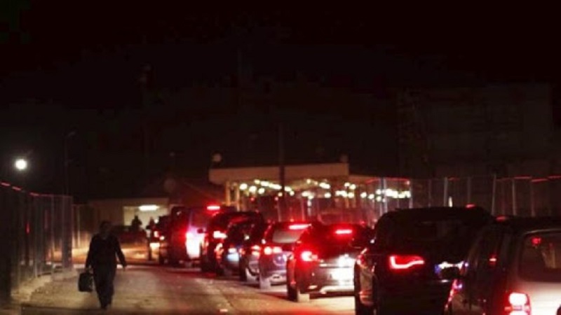 Mërgimtarët kthehen në shtetet ku jetojnë  mbi një orë pritje për të dalë nga Kosova