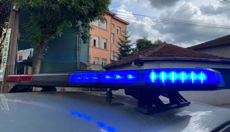 aksidentohen-tri-vetura-ne-istog-lendohen-dy-persona