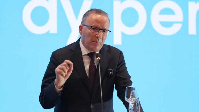 Bedri Hamza prezanton këngën e fushatës  We Rise Together   të gjeneruar nga Inteligjenca Artificiale