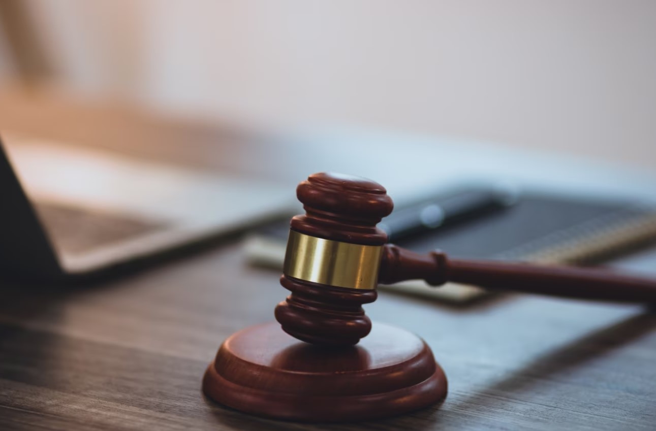 Aktakuzë ndaj një personi në Viti për kanosje ndaj gazetarëve