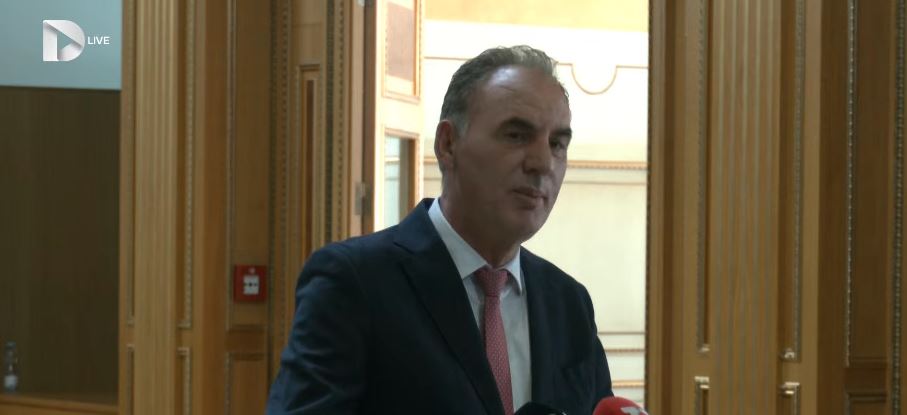 Limaj: Kurti tha po e largoj Bashën nga posti i kryeparlamentarit në këmbim të mbështetjes