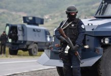 Policia dhe KFOR-i gjejnë 10 detonatorë ndezës me kabllo afër një lumi në Leposaviq