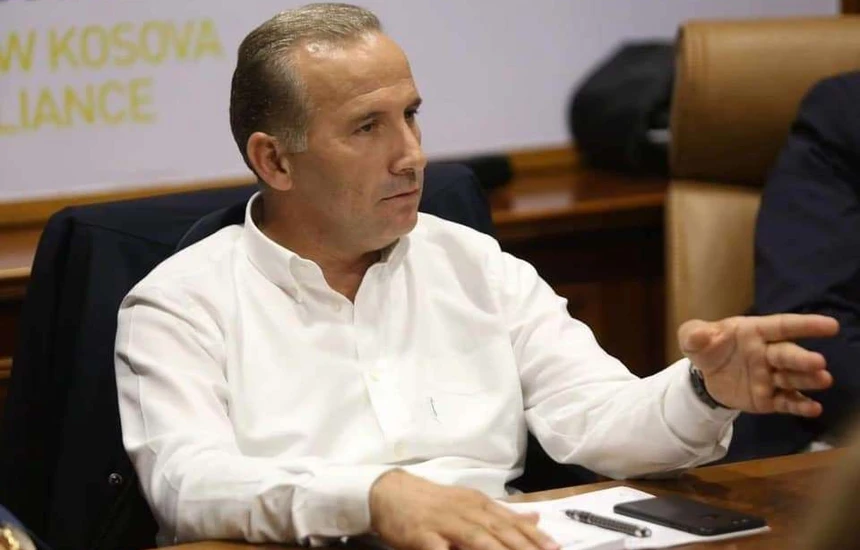 Pacolli mbështet Uran Ismailin: I duhuri për të fituar në Prishtinë