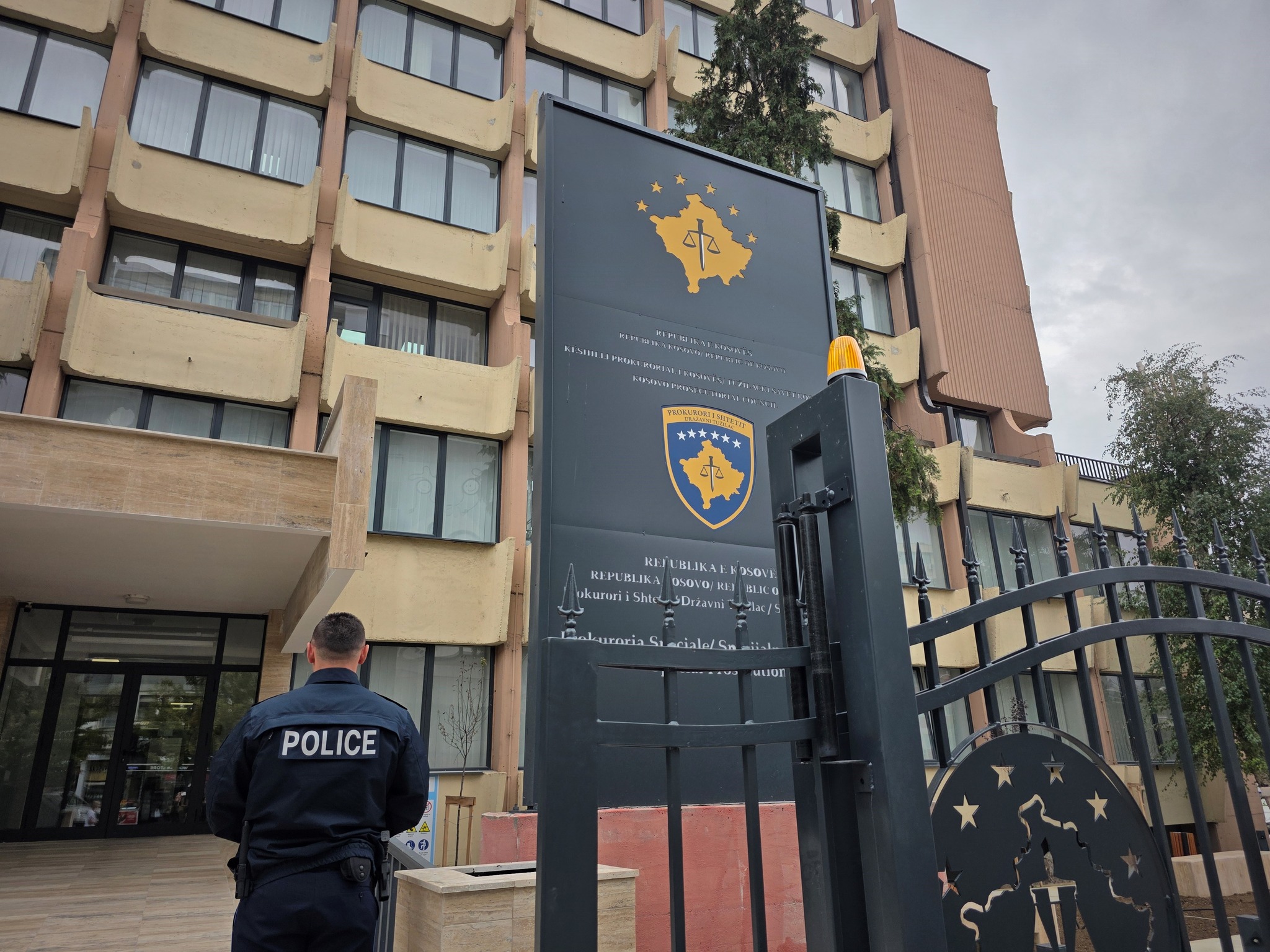 Arrestohet një i dyshuar për sulm ndaj pjesëtarëve të KFOR it dhe Policisë