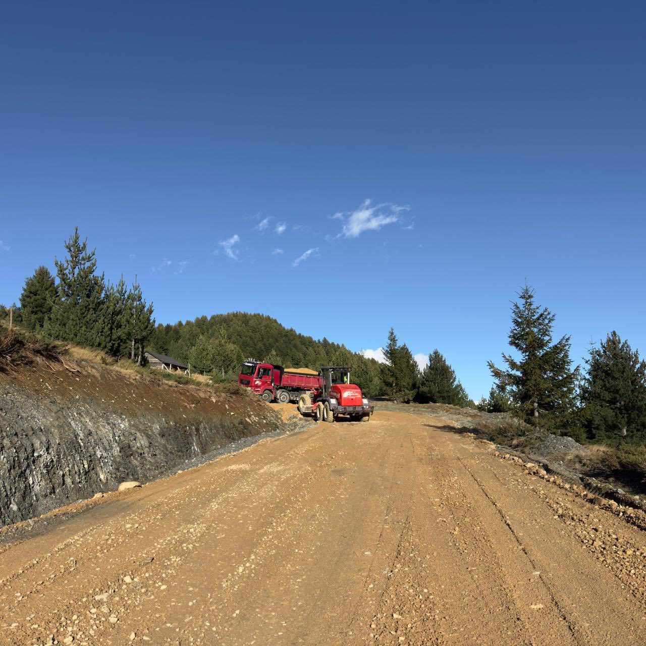 Shehu: Punimet infrastrukturore vazhdojnë në Junik, koalicioni VV-AAK forcon humbjen e tyre 