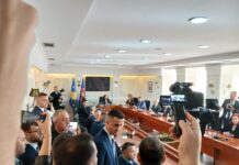 Përfundon takimi mes presidentes Osmani dhe liderëve partiakë