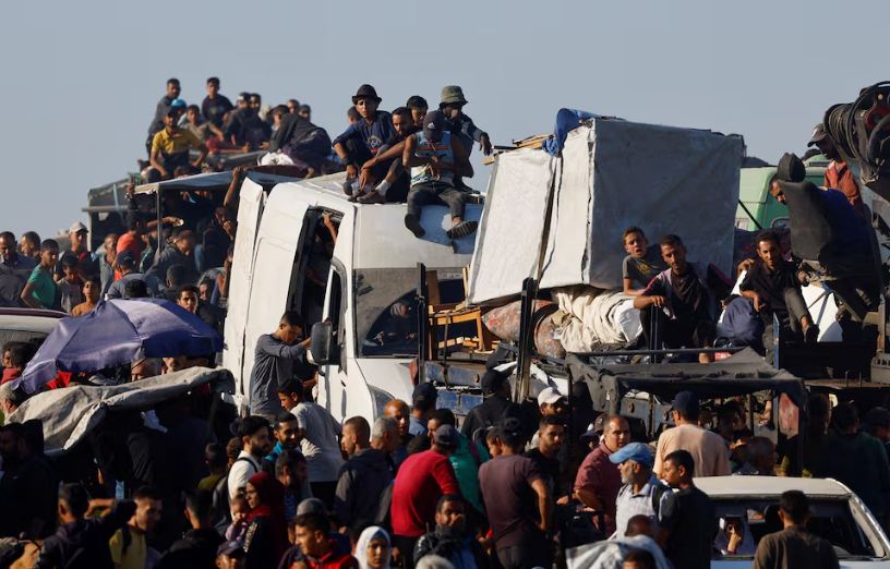 Banorët e Gazës kthehen në shtëpitë e rrënuara teksa forcat izraelite tërhiqen sipas armëpushimit