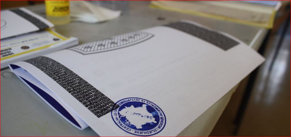 Një 18-vjeçar në Mitrovicë fotografon votën, shoqërohet në Polici