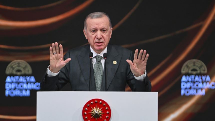 Erdogan paralajmëron krizë demografike në Turqi  Të paktën tre fëmijë për një familje të fortë