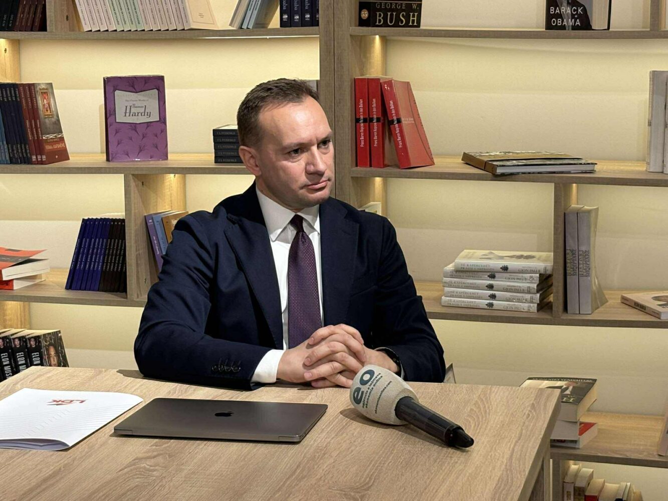 Zogaj  Humbja e besimit në zgjedhje na çon drejt një katastrofe të demokracisë