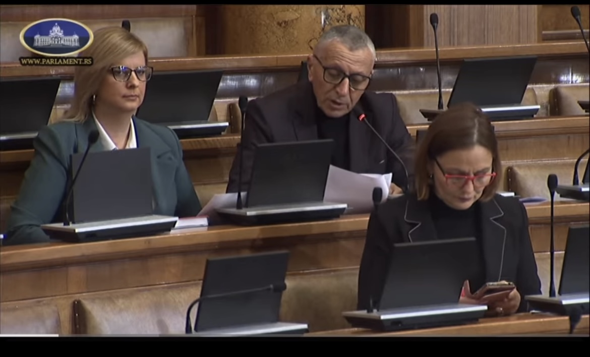 Kamberi akuzon Qeverinë e Serbisë për heshtje sistematike ndaj kërkesave të shqiptarëve të Luginës