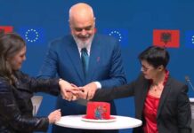 Shqipëria hap kapitujt e fundit të negociatave për anëtarësim në BE