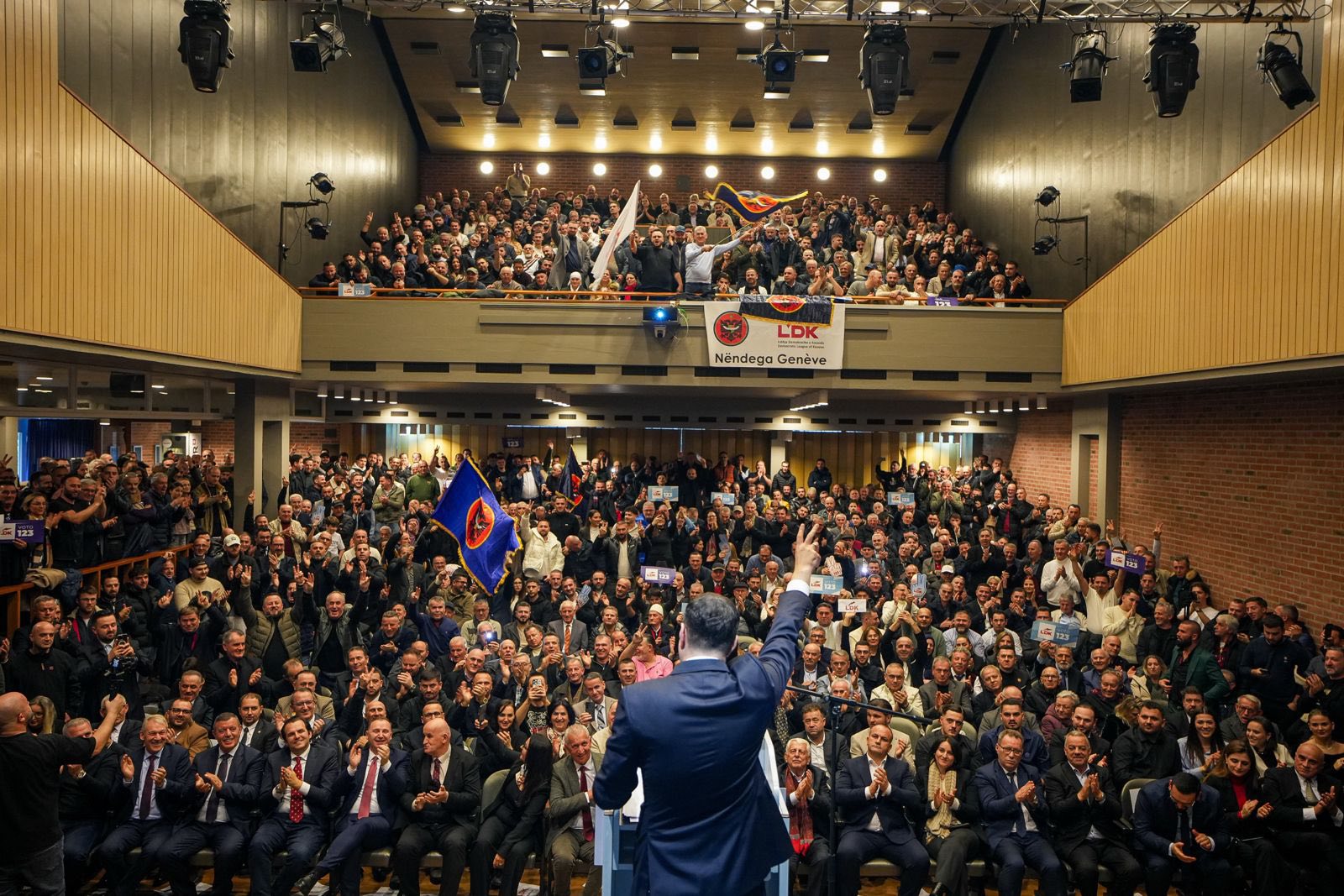 Abdixhiku pritet në mënyrë madhështore në Zvicër  Të fala nga mërgata e Lidhjes