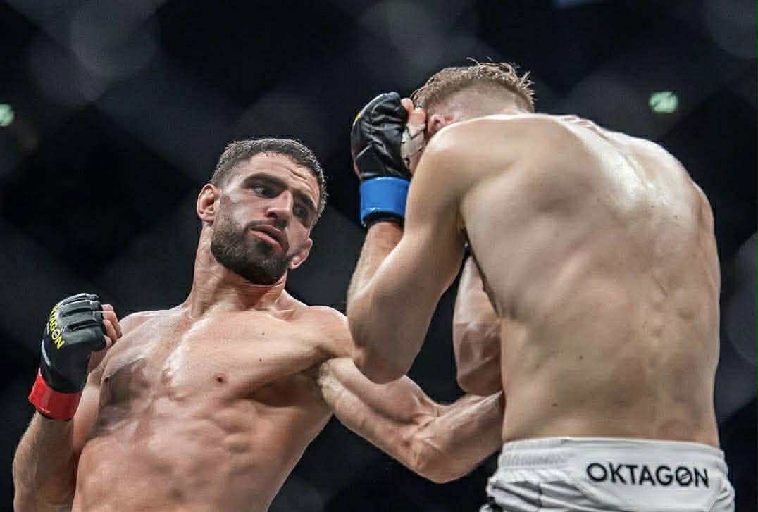 Gjoni Palokaj  shqiptari që po ngjitet drejt majës së OKTAGON MMA