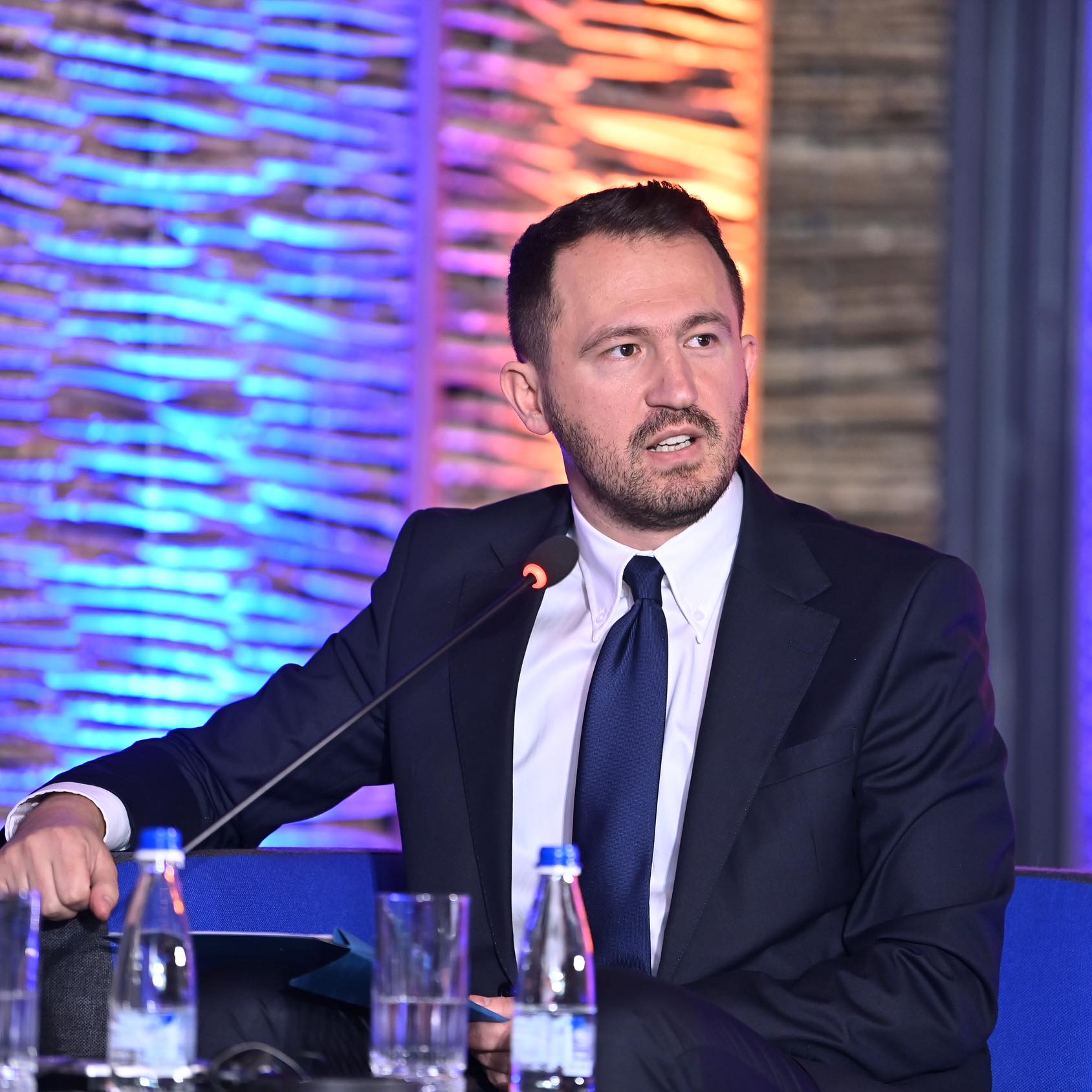 Krasniqi  Dy anëtarët e VV së në KQZ po e dëmtojnë procesin zgjedhor  meritojnë shkarkim