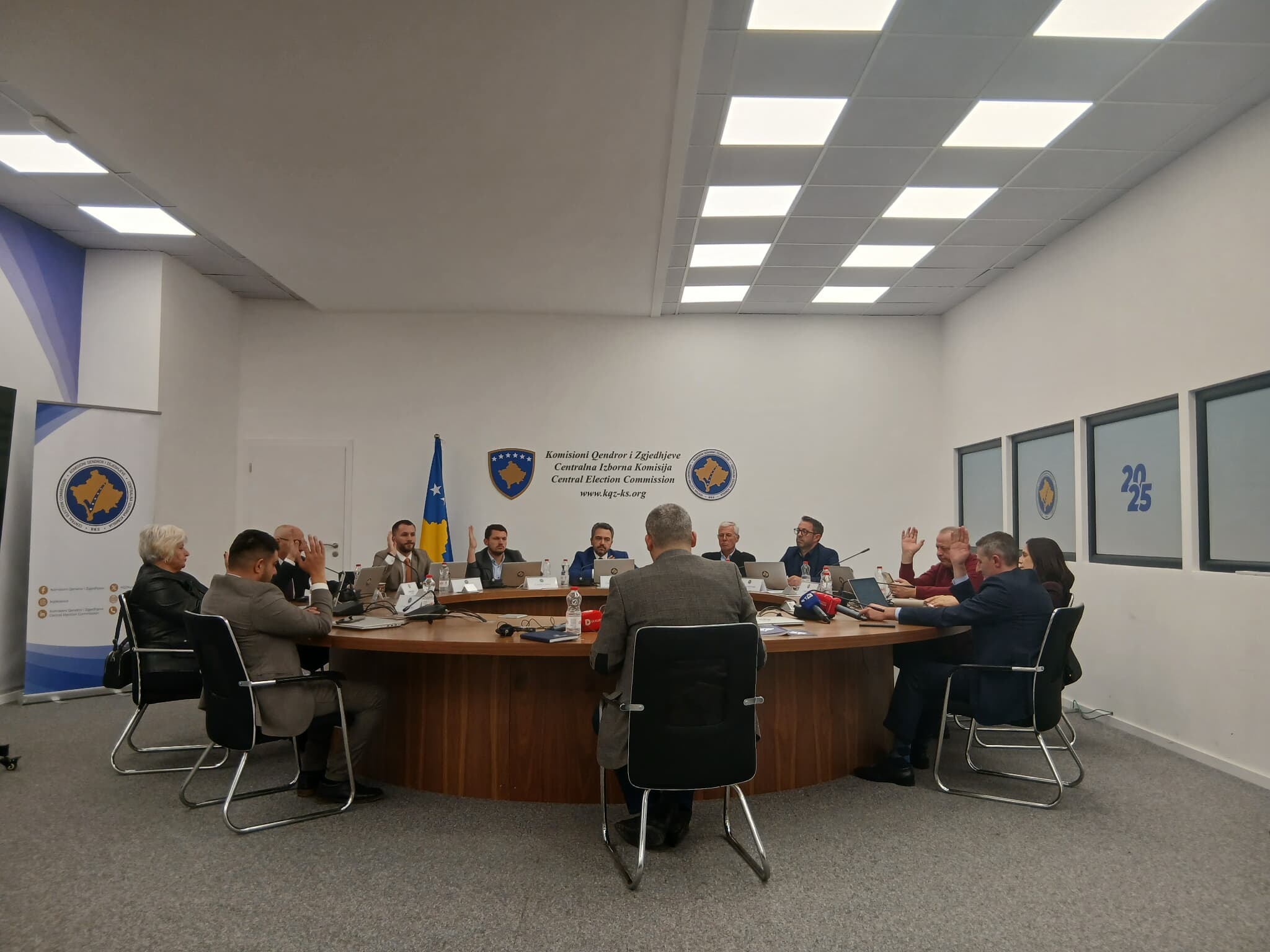 BE kritikon vendimin e KQZ së për moscertifikimin e Listës Serbe  Politizimi dëmton procesin zgjedhor