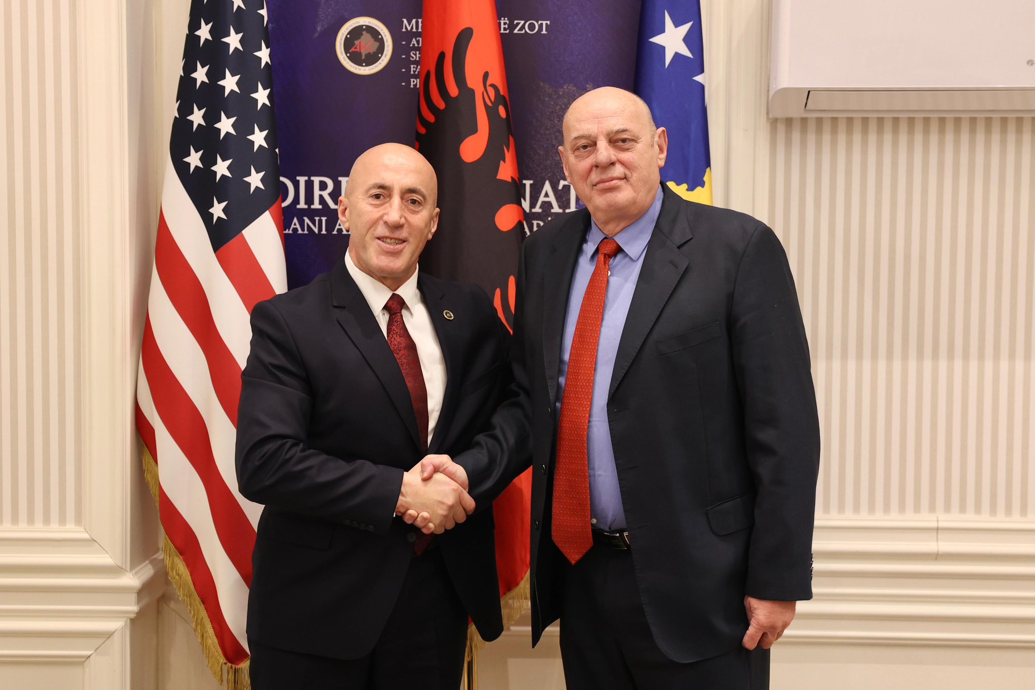 Haradinaj zyrtarizon aderimin e Çekut në AAK