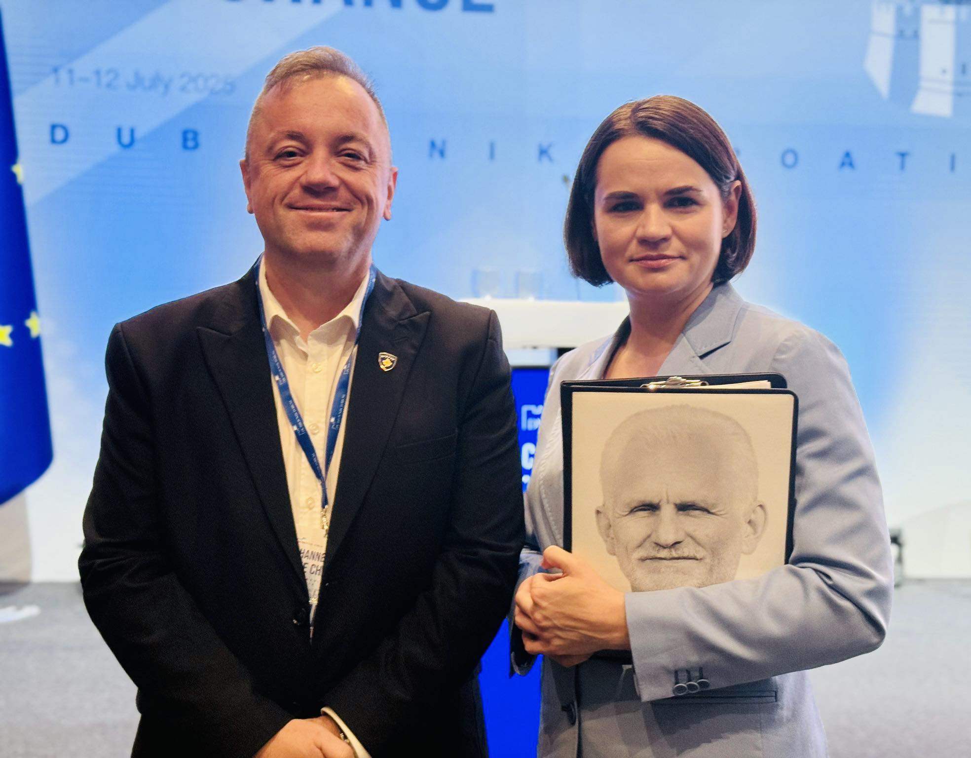 Tahiri kujton Bialiatskin pas lirimit  Nobelisti i Paqes si simbol i ndërgjegjes dhe rezistencës paqësore