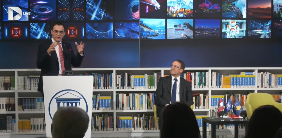 Rektorit të UBT së Edmond Hajrizit i ndahet medalja e artë e meritave të Austrisë