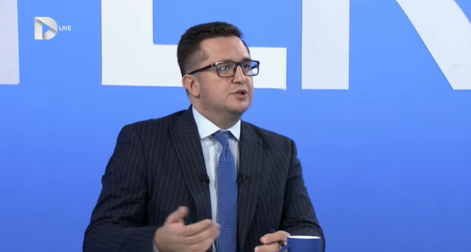 Mustafa  Ndonëse mund të kisha një jetë më të mirë  u ktheva nga Amerika në Kosovë   Këtu militantët e VV së më thonë  spiun i Vuçiqit 