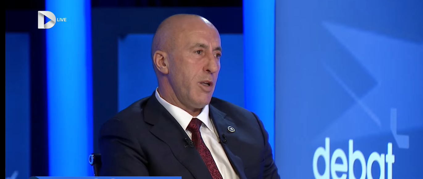  Më shumë armatim n oda se n kazerma   Haradinaj kundër deklaratës së Kurtit  Shqiptari pa armë s bën  Serbinë e kemi në kufi