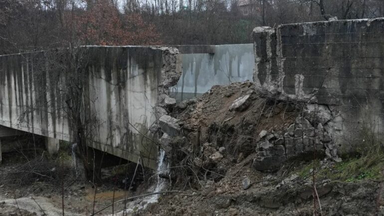 Pas aktakuzës për sulmin në Ibër Lepenc  Fetoshi  BE ja duhet të rishikojë urgjentisht qasjen ndaj Serbisë  t i kërkohet llogari