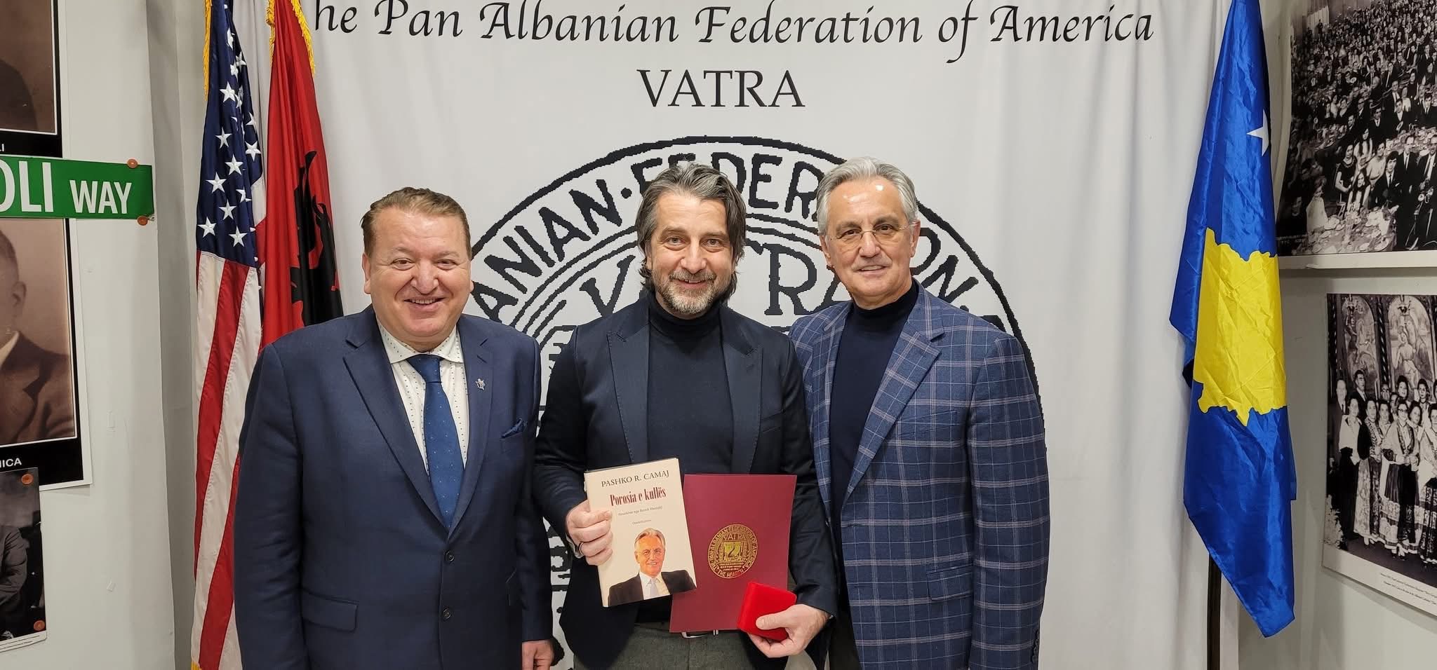 Rama nderohet me  Mirënjohjen e Artë  nga Vatra në SHBA