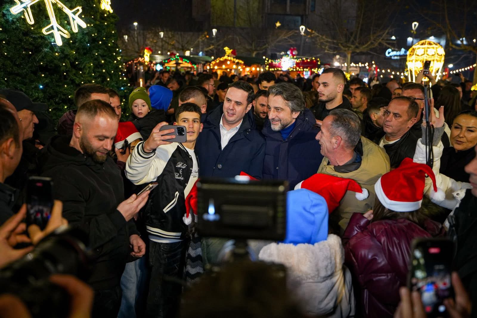 Prishtina ndez dritat e fundvitit  Abdixhiku  Dritat e qytetit janë buzëqeshje për fëmijët dhe gjallëri për qytetin