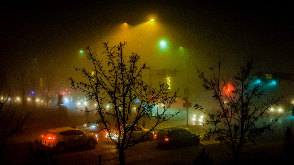 Policia me apel për vozitësit  Kujdes nga mjegulla