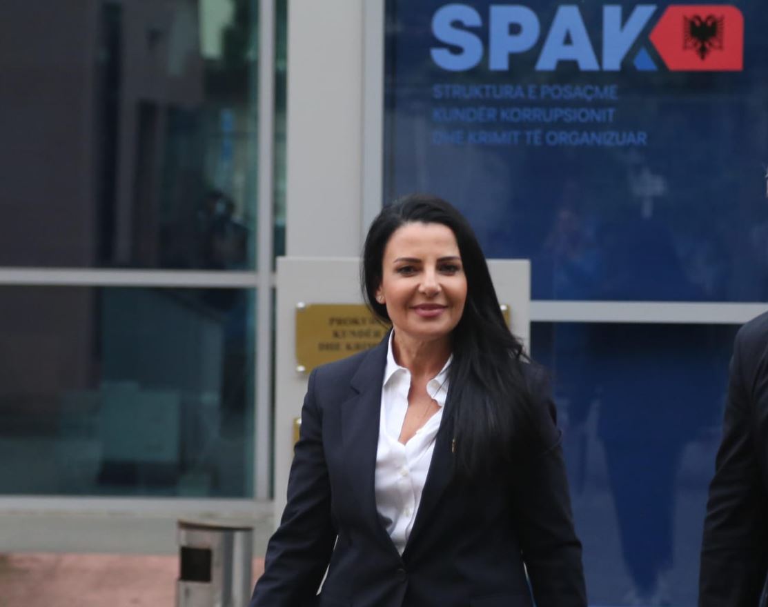 Kushtetuesja rikthen në detyrë Belinda Ballukun