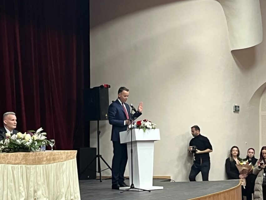 Peci pas betimit  Kam ardhur i armatosur të ofrojë përkrahjen që t i dalë zot Mitrovicës