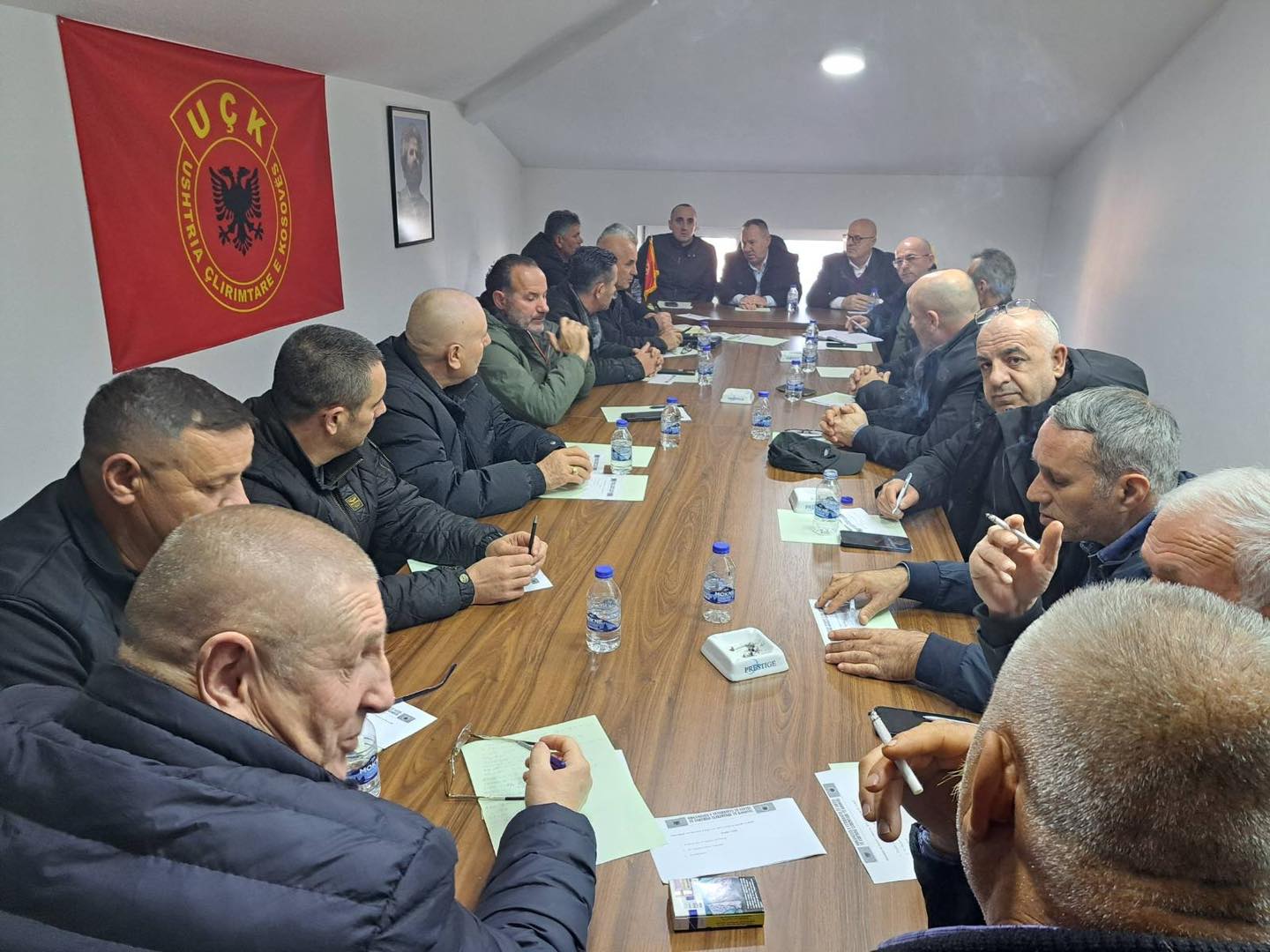 Nisin përgatitjet për protestën e OVL UÇK së në Shkup