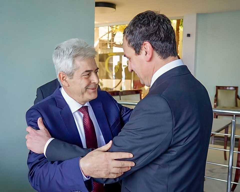 Ali Ahmeti ia uron Vetëvendosjes fitoren