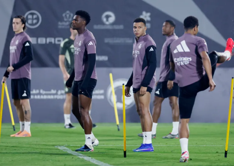 Formacionet zyrtare  Real Madrid   Barcelona