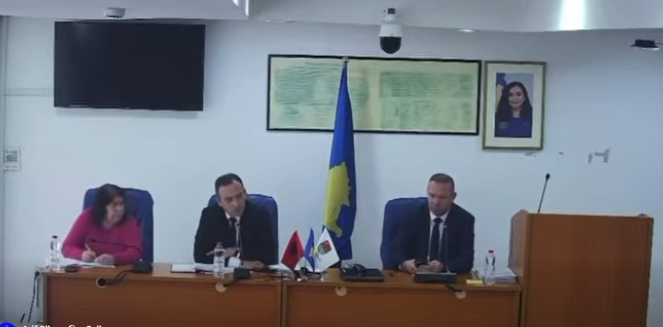 Thaçi dhuron veturën zyrtare për OVL e UÇK së së Obiliqit