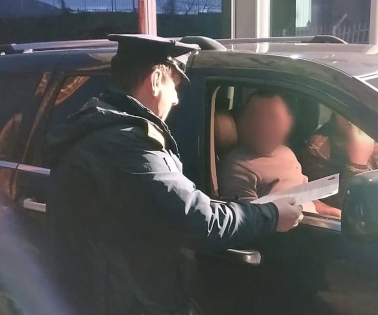 Nis fushata informuese në pikat kufitare dhe Aeroportin e Prishtinës për Ligjin për të huajt dhe atë të automjeteve