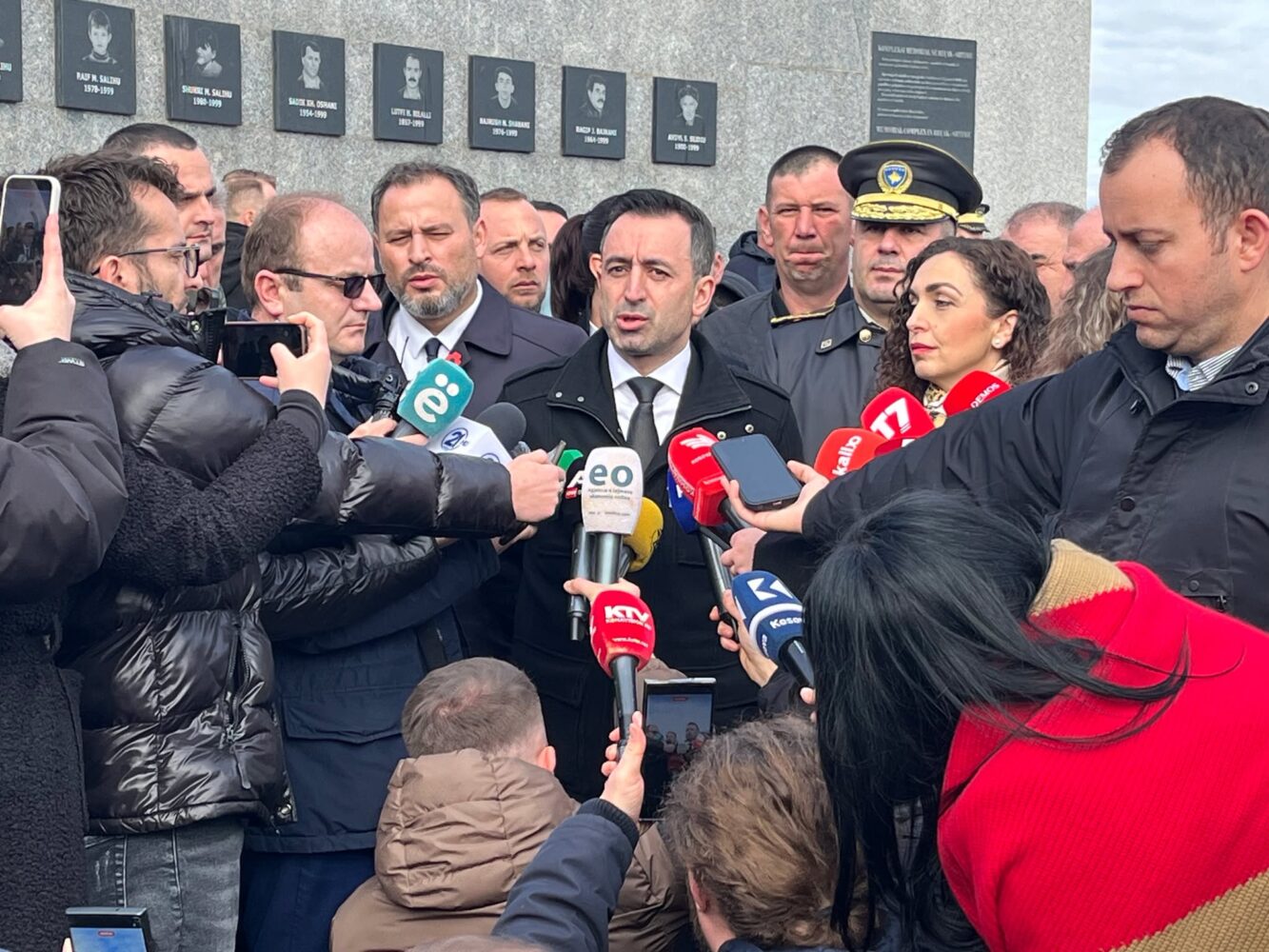 Basha për viktimat e masakrave të Kosovës  Nuk do të ketë paqe e siguri në rajon pa u vënë drejtësi