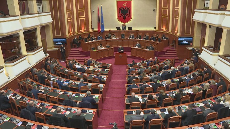 Kuvendi i Shqipërisë miraton pjesëmarrjen në Bordin e Paqes