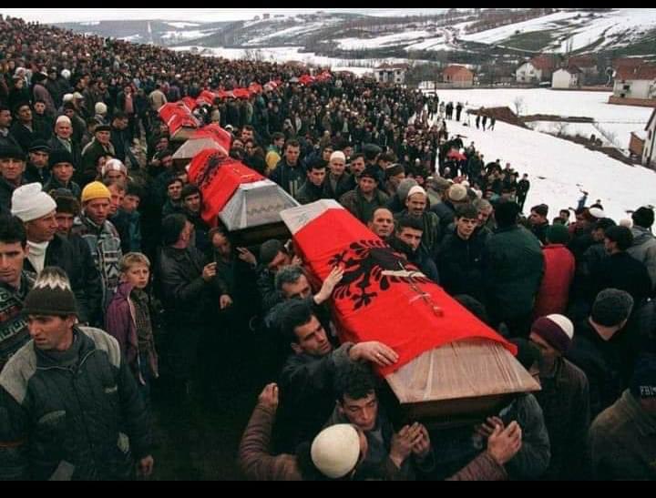  Krejt kufomat ishin të ngrira    dëshmi tronditëse 27 vjet pas masakrës së Reçakut