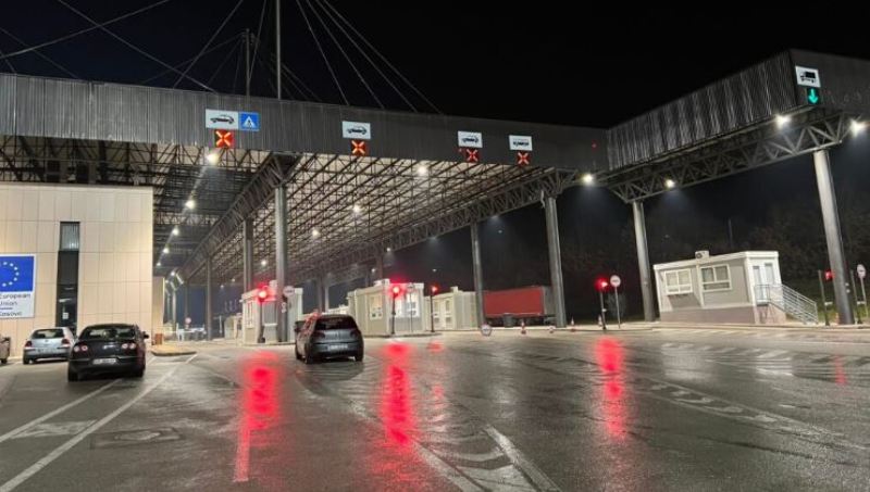 Bie fluksi i mërgimtarëve në pikat kufitare