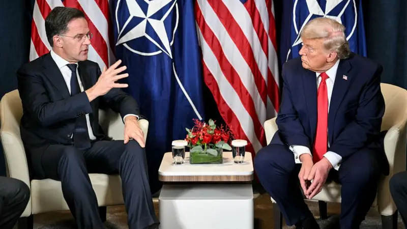 NATO thotë se sovraniteti i Grenlandës nuk u diskutua në takimin me Trumpin