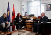 Përfaqësuesit e “Liria ka Emër” takojnë kryetarin e Rahovecit, sigurojnë mbështetje për marshin “Drejtësi, jo politikë”